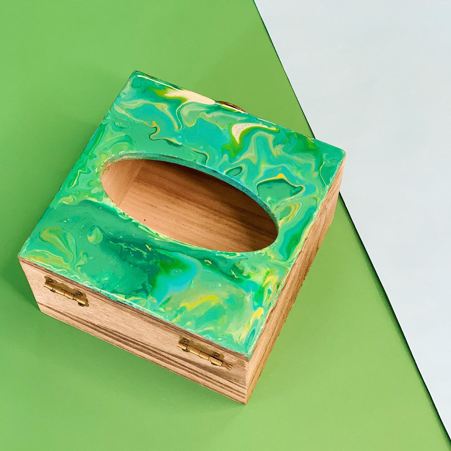 色彩分析及流體畫木製紙巾盒工作坊 l Colour Analysis And Pour Painting Wooden Tissue Box Workshop